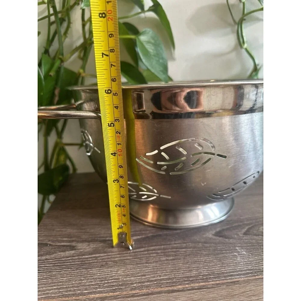 Stainless Steel Leaf-Pattern Colander with Handles
